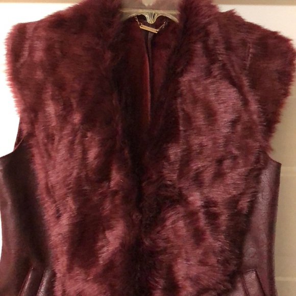 Vest - Picture 7 of 8